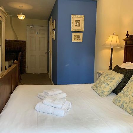 Gothic House Bed & Breakfast East Grinstead Dış mekan fotoğraf