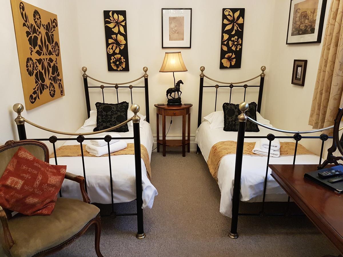Gothic House Bed & Breakfast East Grinstead Dış mekan fotoğraf
